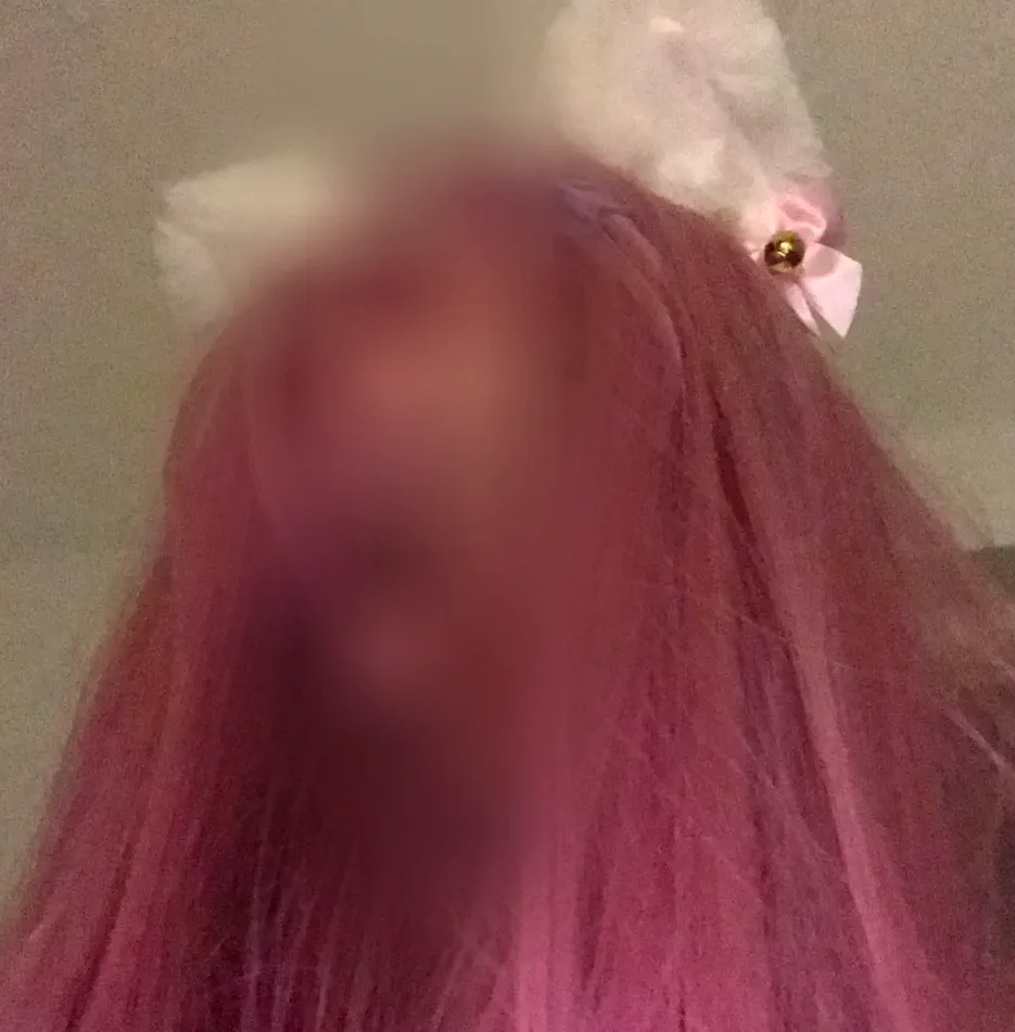 Antonia, 22