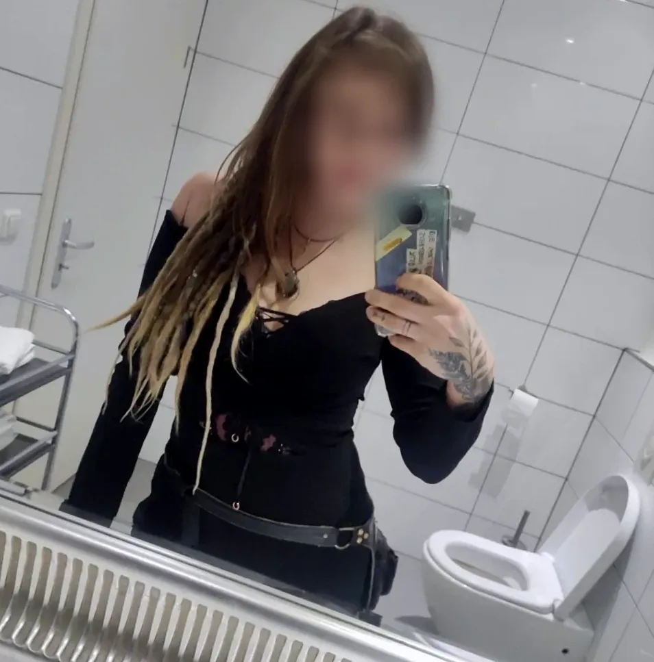 Christina, 30