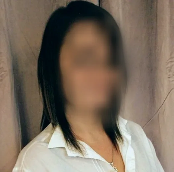 Claudia, 32