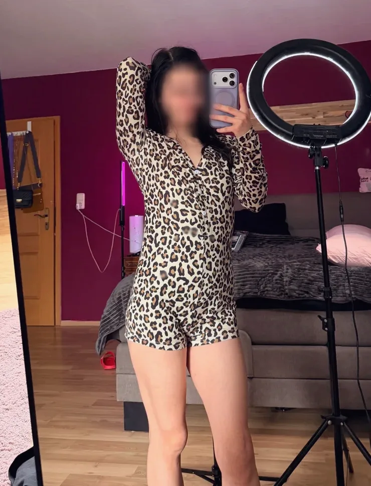 Ivona, 26