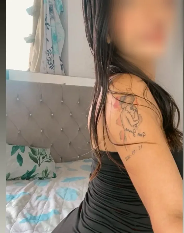 Leonie, 24