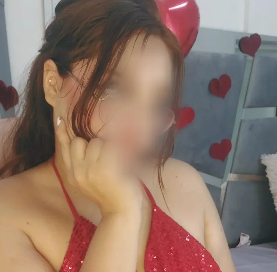 Selma, 25