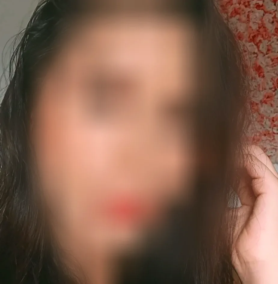 Valerie, 29