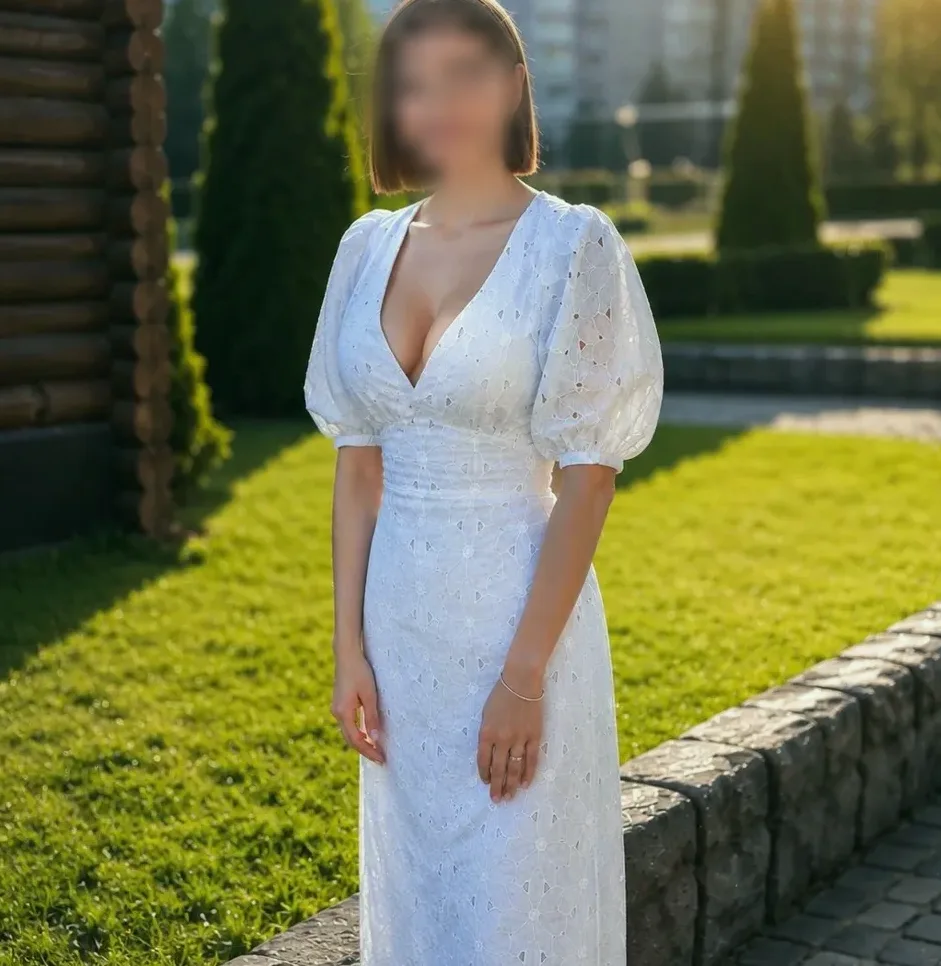 Vanessa, 26